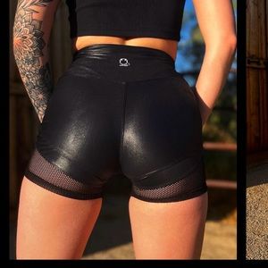 The drive clothing DDD FAUX LEATHER MESH SHORTS